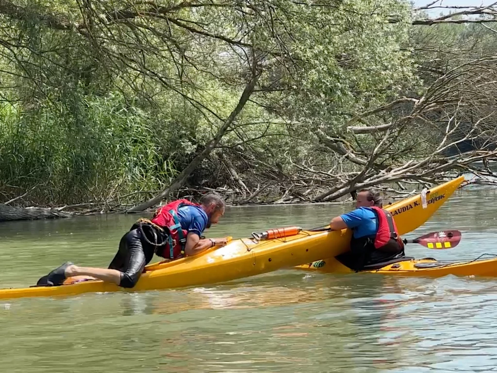 Borulás a víz közepén - Négy különböző mentési gyakorlat I Kajak.hu x KayakCrazy